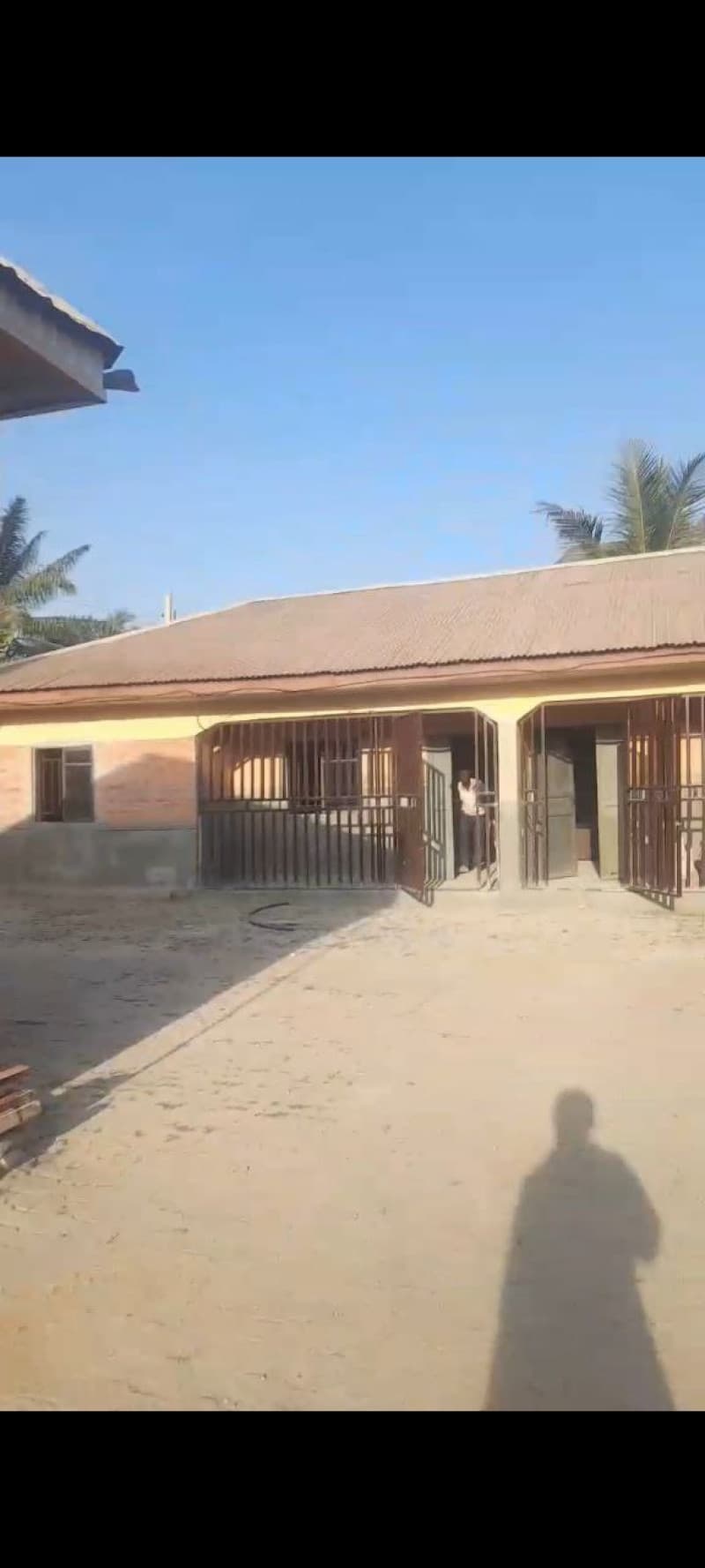 1 SELF CONTAIN AND 2 BEDROOM