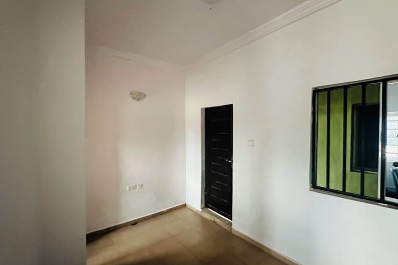 FLAT 3 (ROOM & PARLOR SELF)