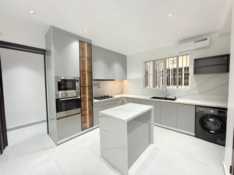 5-Bedroom Terrace Apartment